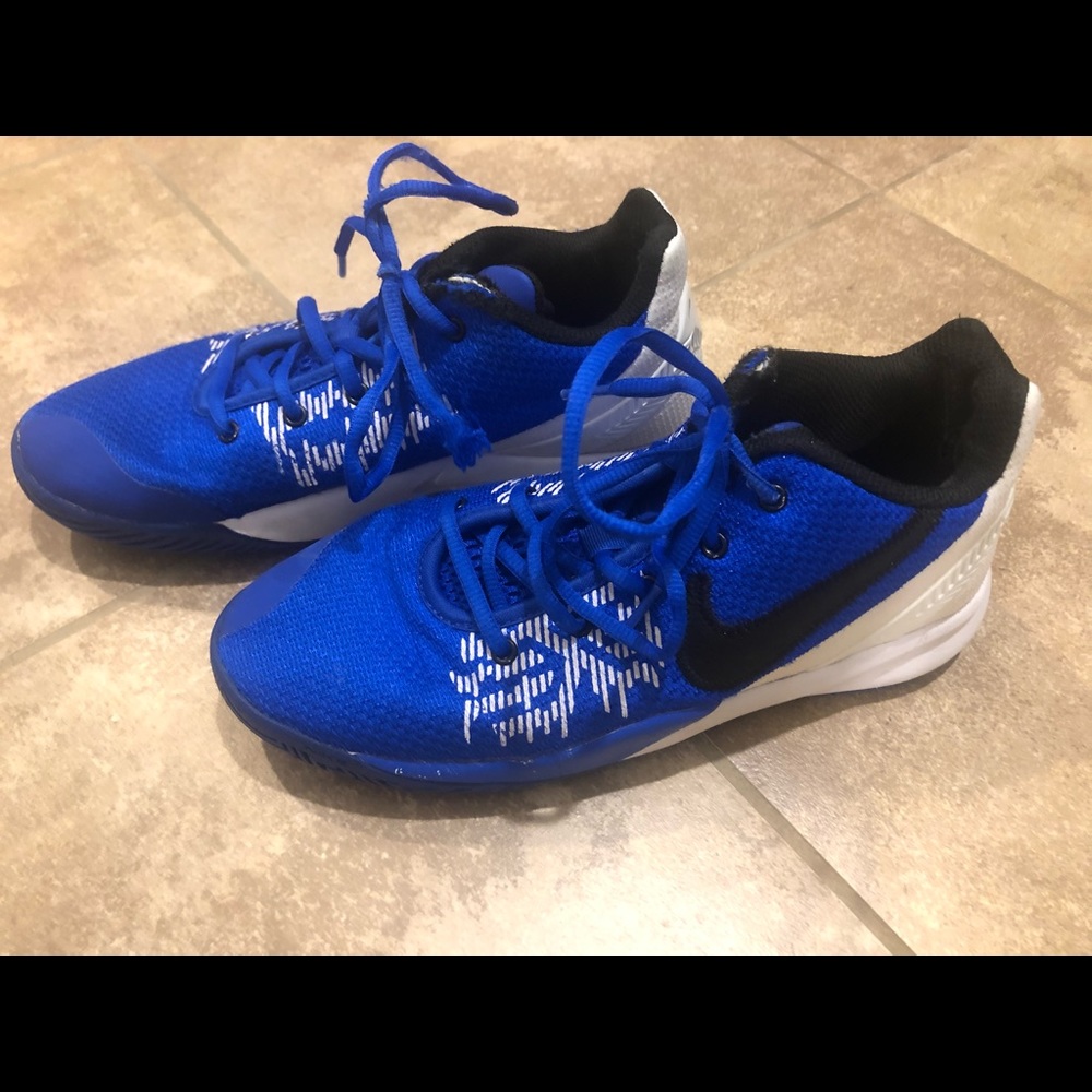 Nike Boys Kyrie Flytrap II AQ3412-400 Blue Basketball Shoes Royal Color Size 6Y